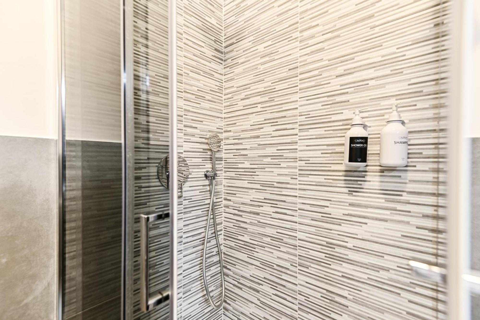 Top Living Apartments - Porta Susa Турин Экстерьер фото