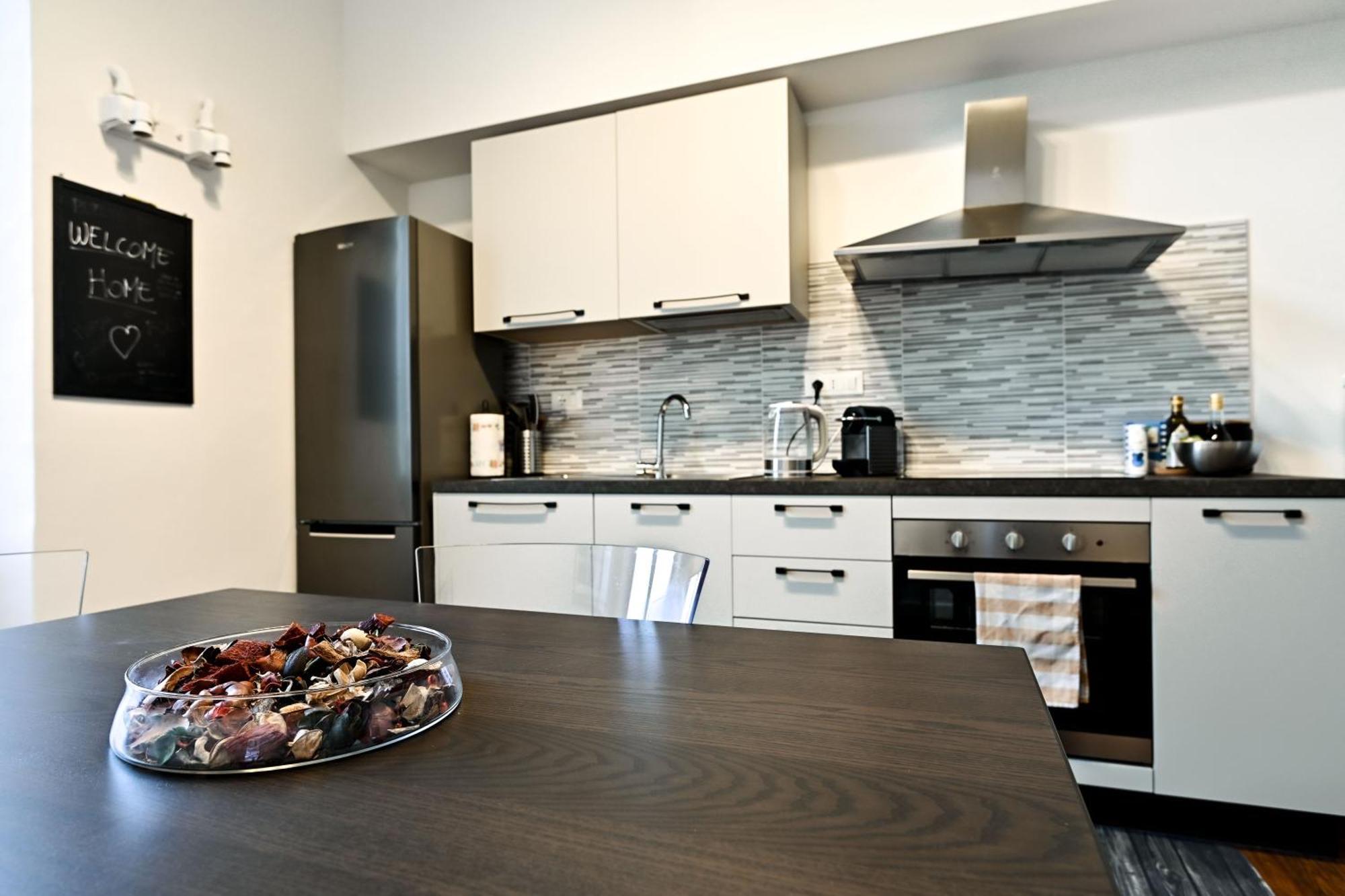 Top Living Apartments - Porta Susa Турин Экстерьер фото